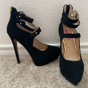 Brand New!! Betsey Johnson Heels